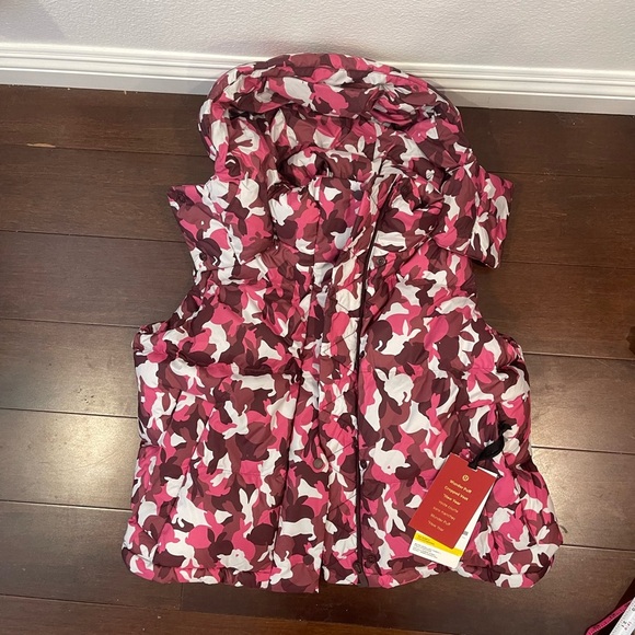 nwt lulu Pink lunar new yr rabbit and White CamPuffer Vest - Picture 1 of 11